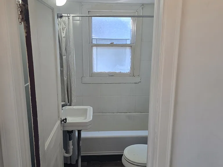 242 Crocker Blvd #2 — Photo 7