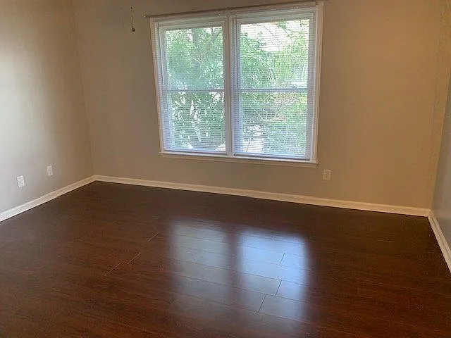 129 W Victoria Ct #E — Photo 14