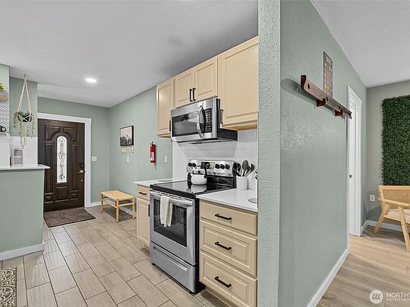 4th image of 417 W 2nd Street
