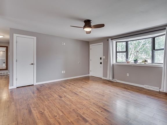 bay window provides extra light, front code lock included