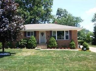 3565 W 213th St, Fairview Park, OH