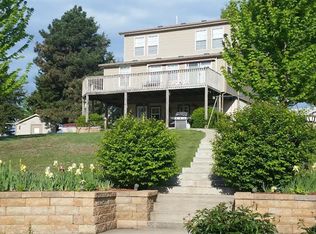 100 Inlet Cv, Council Grove, KS 66846