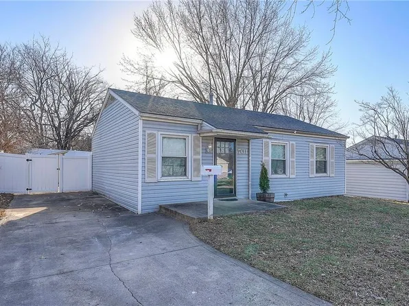 701 N Rogers St, Independence, MO 64050