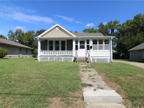 423 E Market St, Warrensburg, MO 64093