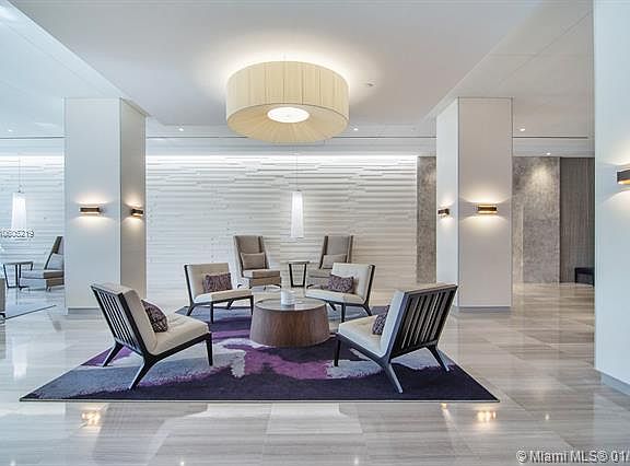 4th image of 100 Bayview Dr APT 1611