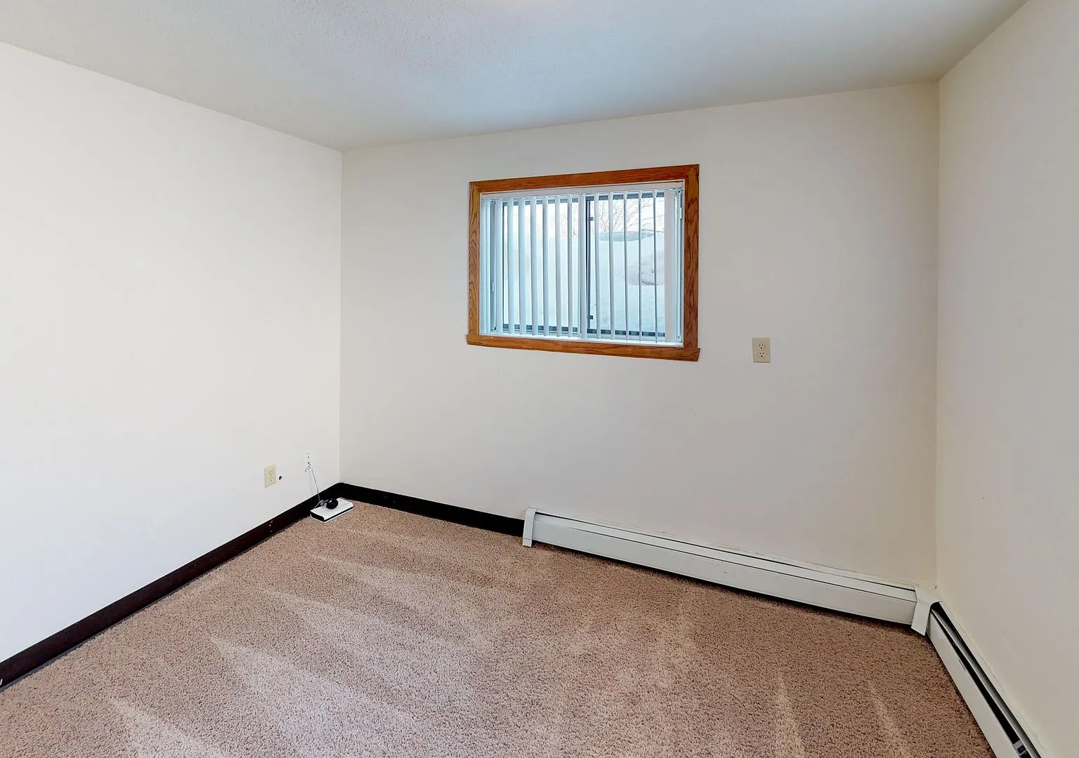 Pershing Park Apartments — Photo 4
