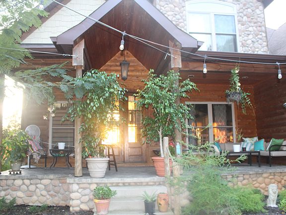 2nd image of 350 Boaz Ln