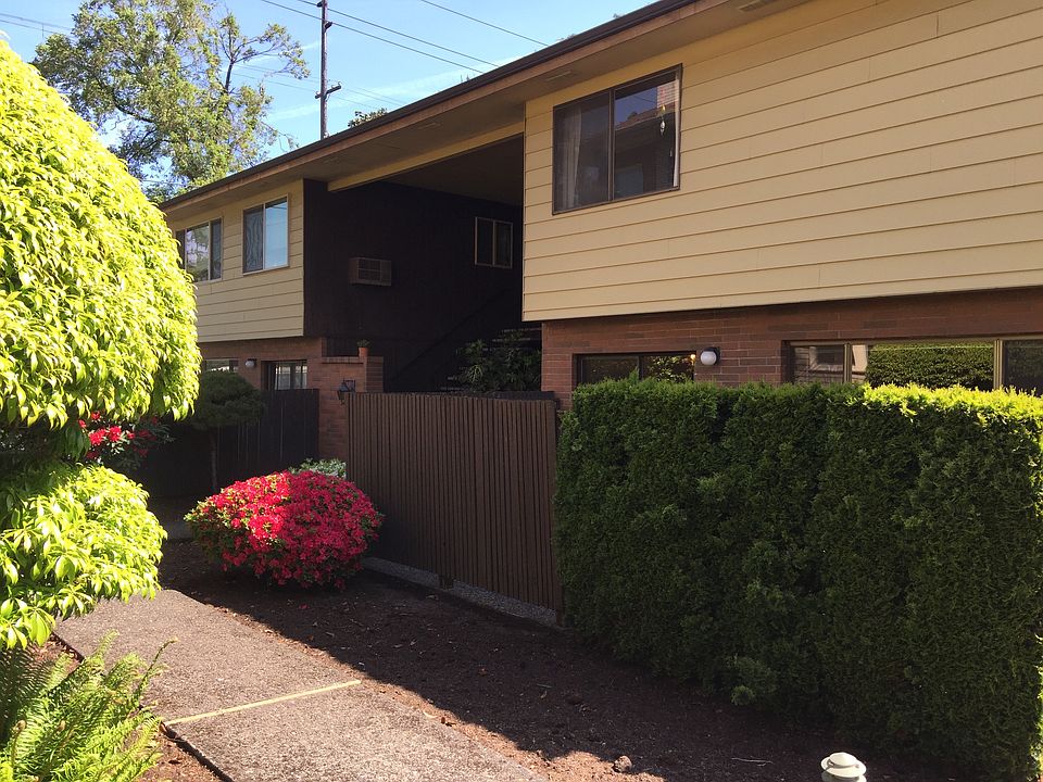 Ground Floor 2 BR in Small Complex