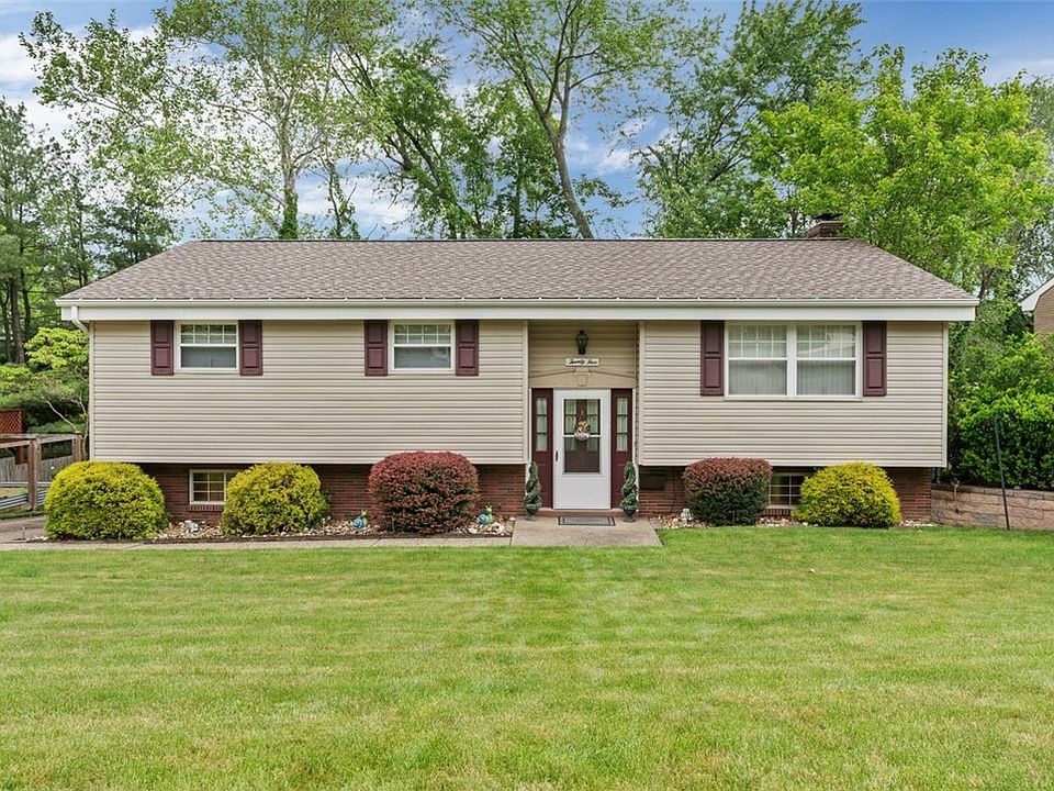 1st image of 25 Greenlawn Dr