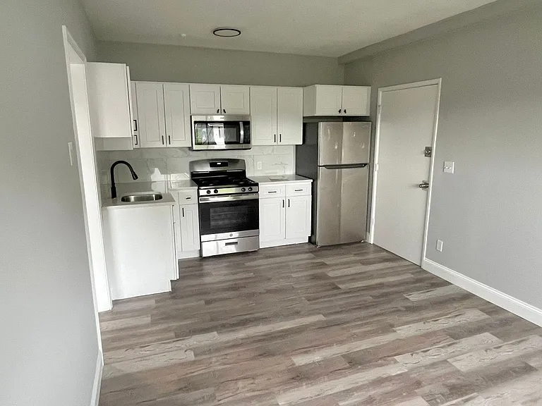 75 Hillside Ave — Photo 7