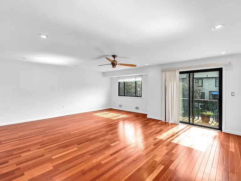 38 Park St #4D — Photo 5