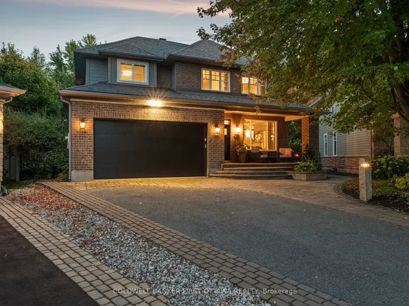 58 Ironside Ct, Ottawa, ON K2K 3H6