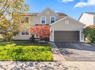 4393 Knoll Crest Dr, Grove City, OH 43123