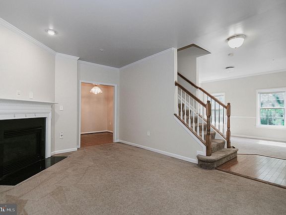 4th image of 16819 Nuttal Oak Pl