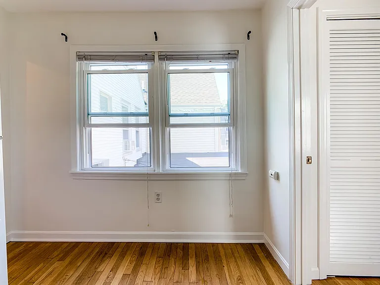 522 E 8th St #2A — Photo 11