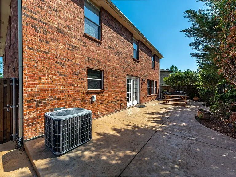 5901 Snow Creek Dr — Photo 17