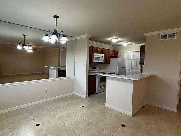 5th image of 8247 Creekbend Dr #8247