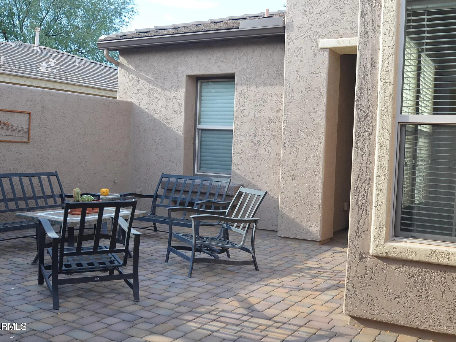 3 bed, 3.0 bath, 2111 sqft, $2,500 — Photo 2
