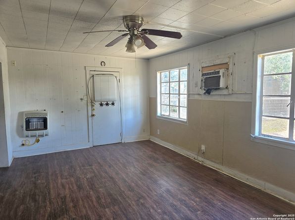 san-antonio-texas-169112895 picture