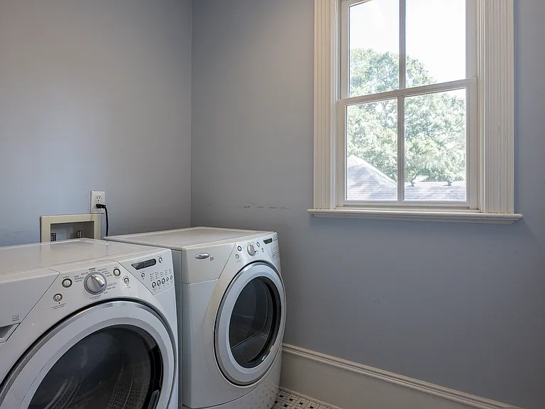 765 Woodland Ave SE — Photo 40