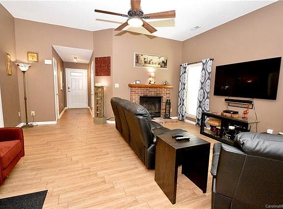5th image of 8927 Chesham Dr