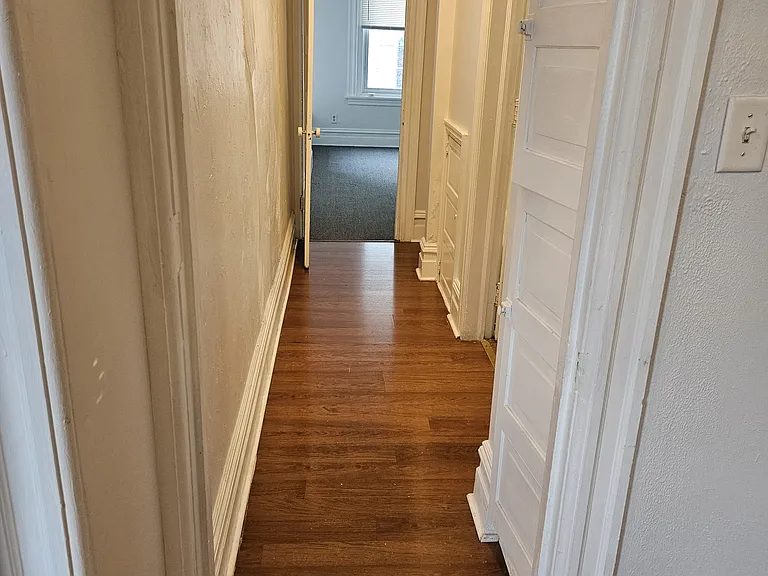 145 E North St — Photo 9