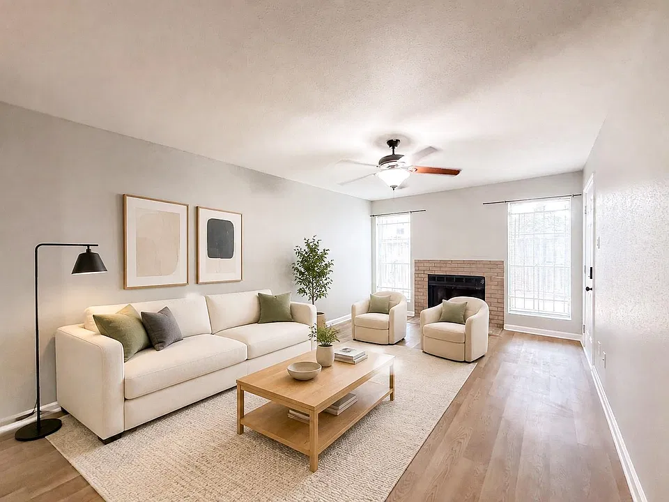 3900 Woodchase Dr #77