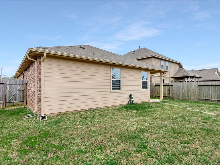 7035 Bonaire Vista Ln — Photo 30