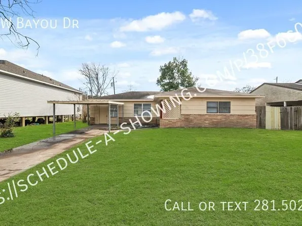 6809 W Bayou Dr, Hitchcock, TX 77563