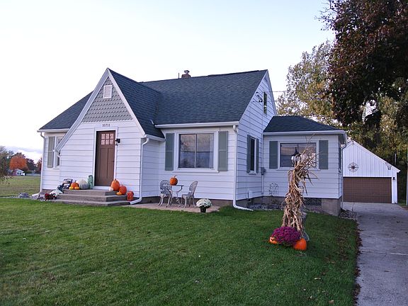 2nd image of 10711 James St