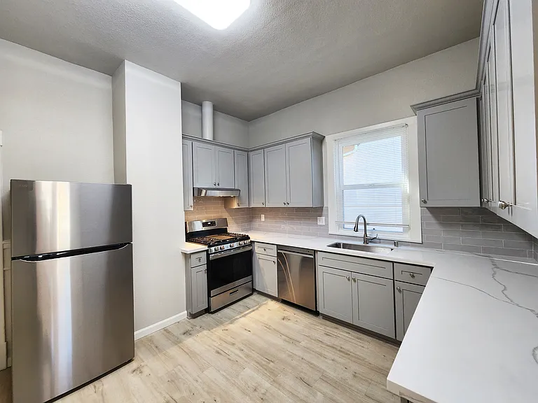 811 V St — Photo 20