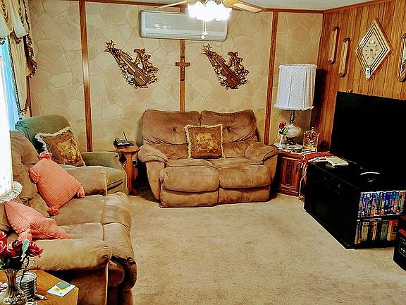 LivingRoom w Air Conditioner