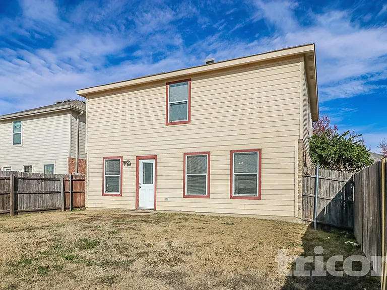 4865 Waterford Dr — Photo 17