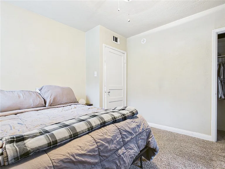 608 Highlands St — Photo 16