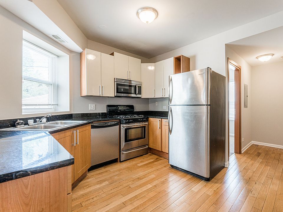 1st image of 6421 N Greenview Ave #1