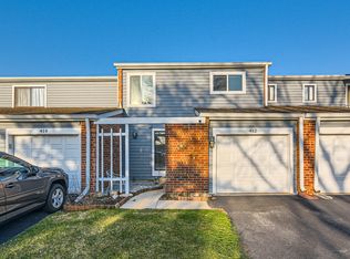 412 Honey Locust Dr, Wheeling, IL