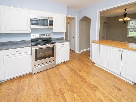 3rd image of 1604 E Henry Clay Ave