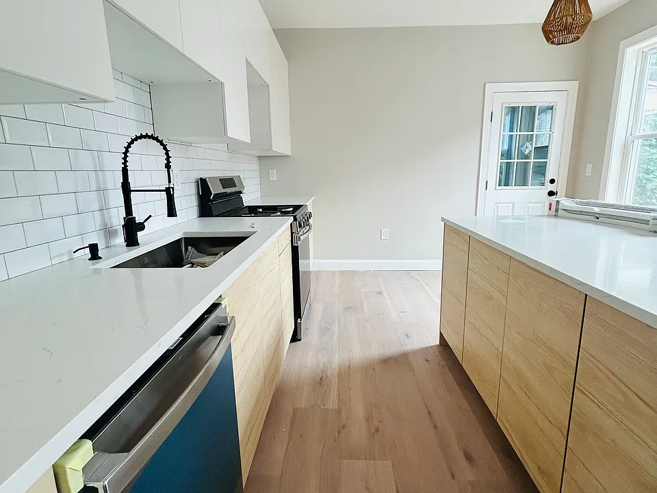 9 Dennison St #2