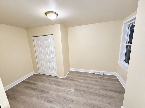 4th image of 105 N Rodney St