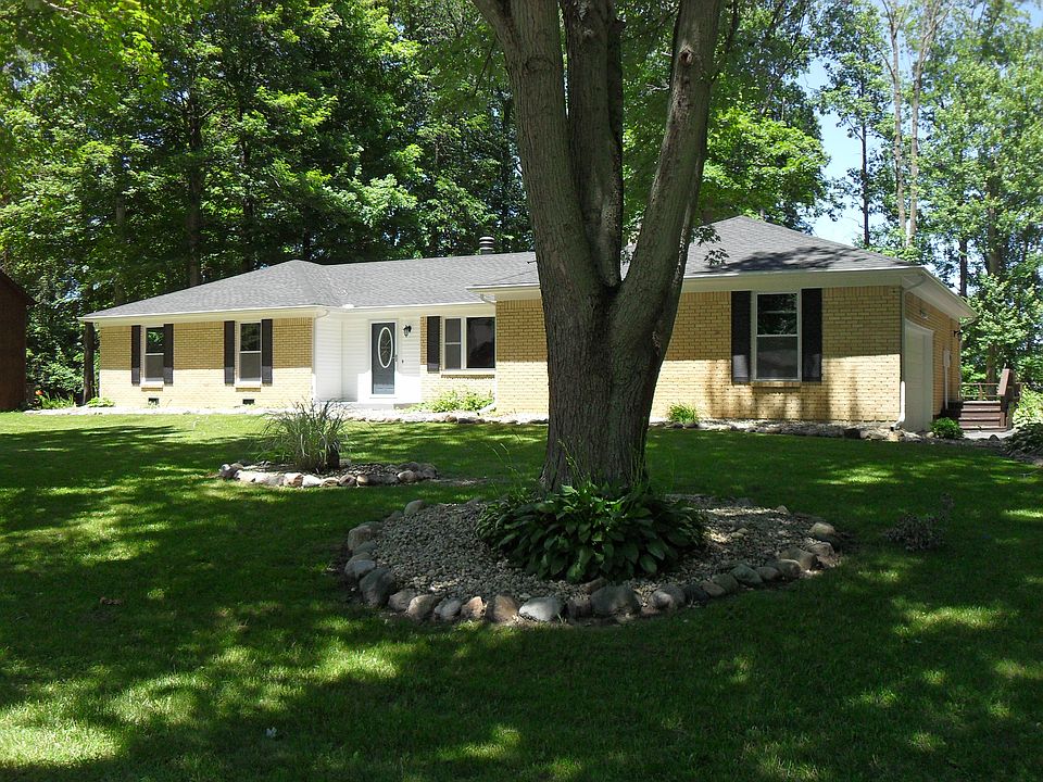 1st image of 2440 W Woodland Ave