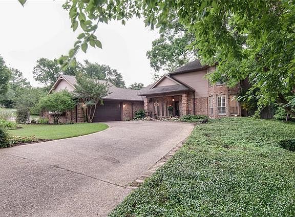 2nd image of 201 Woodpark Ln