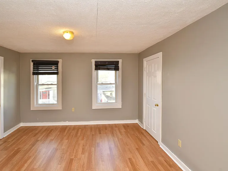 10 Milton St #2 — Photo 17