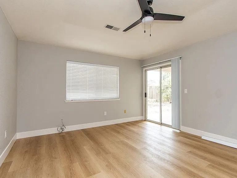 757 Waddell Way — Photo 6