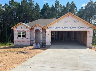 18501 Parkway Pines Dr, Bauxite, AR 72011