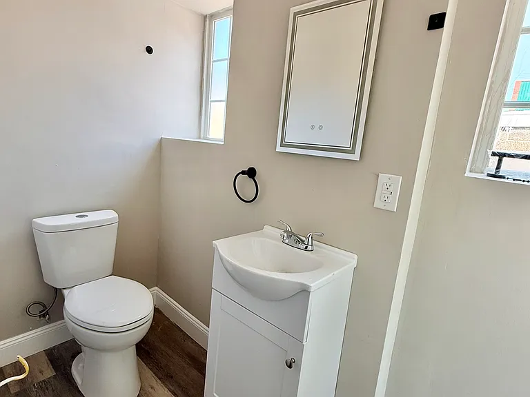 248 Greenwich St — Photo 11