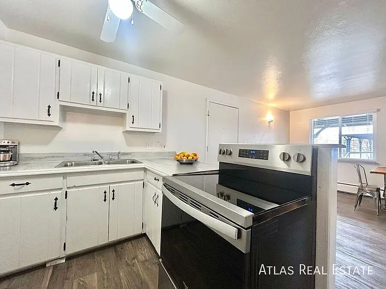 132 W Ida Ave — Photo 24