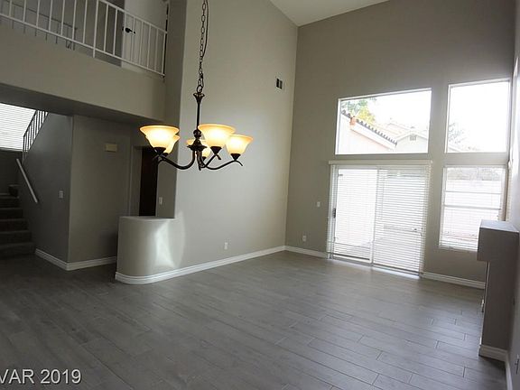 5th image of 137 Wildshire Way