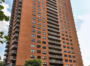 4466 W Pine Blvd APT 2D, Saint Louis, MO 63108