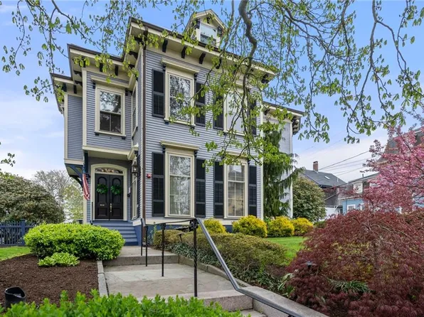 102 Touro St, Newport, RI 02840