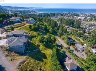 6894 Pacific Terrace Loop, Brookings, OR 97415